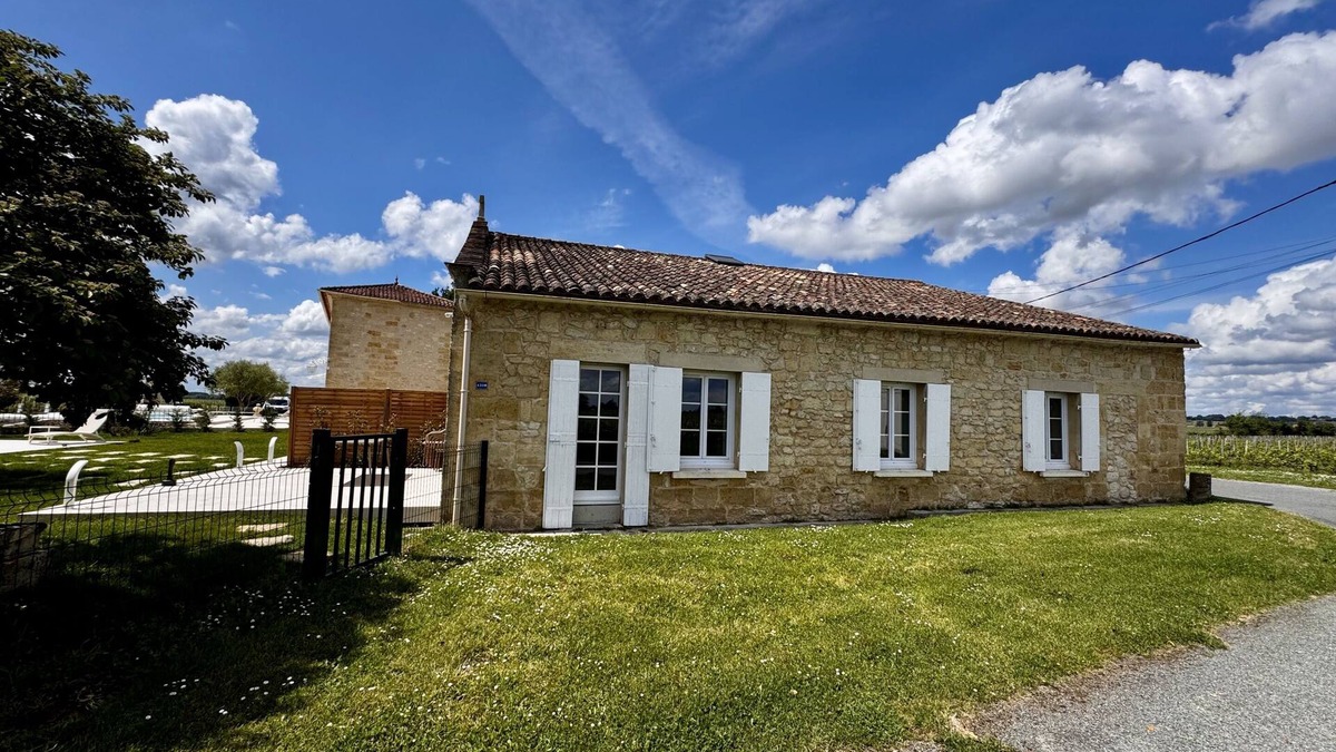 Saint-Sulpice-de-Faleyrens House | Luxury 3-bedroom king-size house with pool view