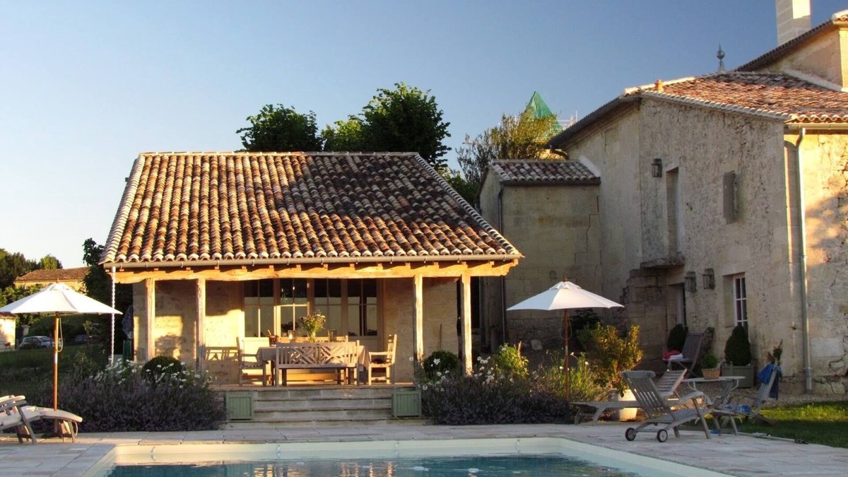 Saint-Vincent-de-Pertignas House | Luxury Chateau near St Emilion, Bordeaux region with Pool and Staff
