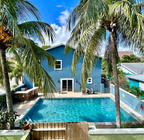 Lake Worth House | Lux Life - Pool, Sauna, Chill Vibes