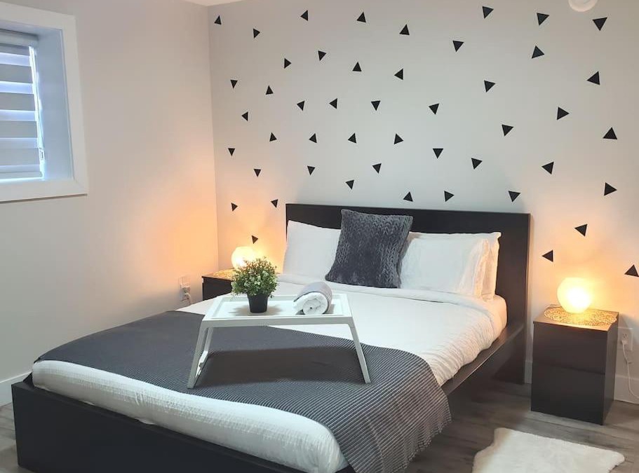 Delta Apartment | Lux Modern 2BR Radiant Suite+Free Parking