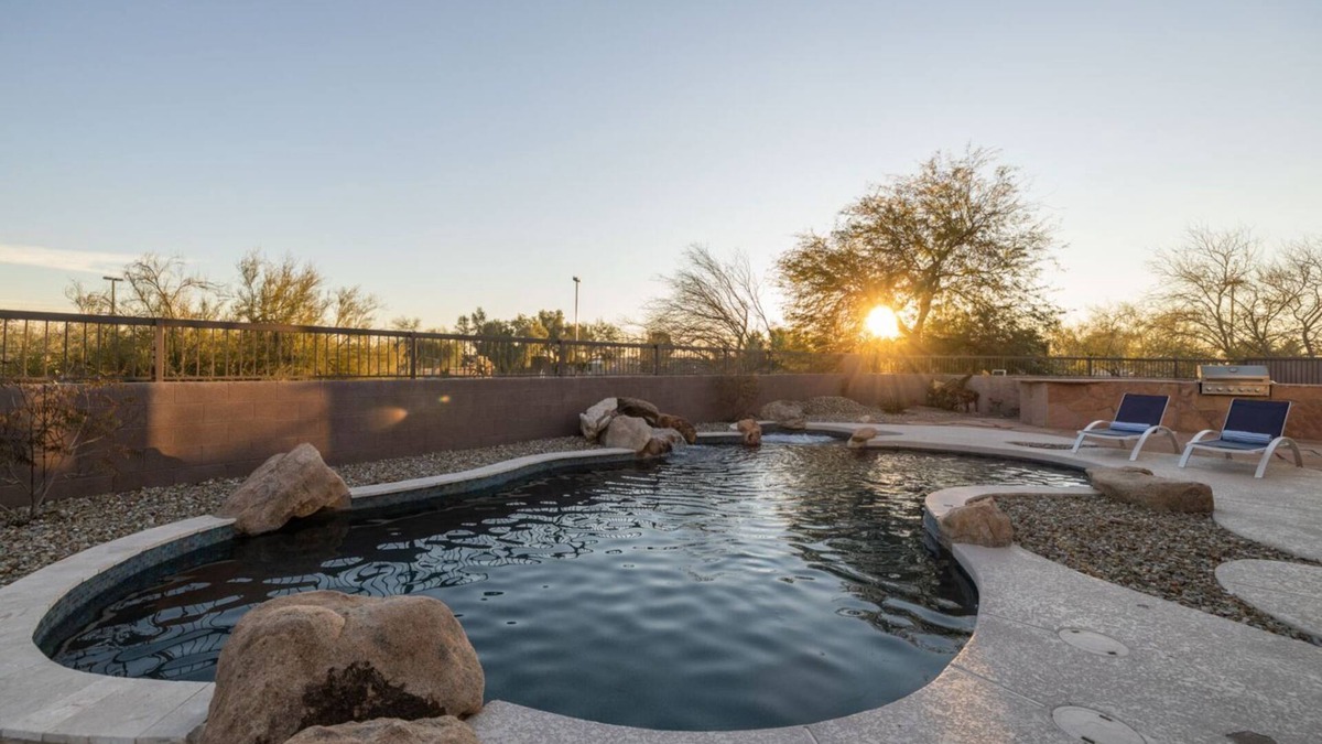 Las Sendas House | Lux Monthly Stay- 31 night+ Heated Pool and Hot Tub.