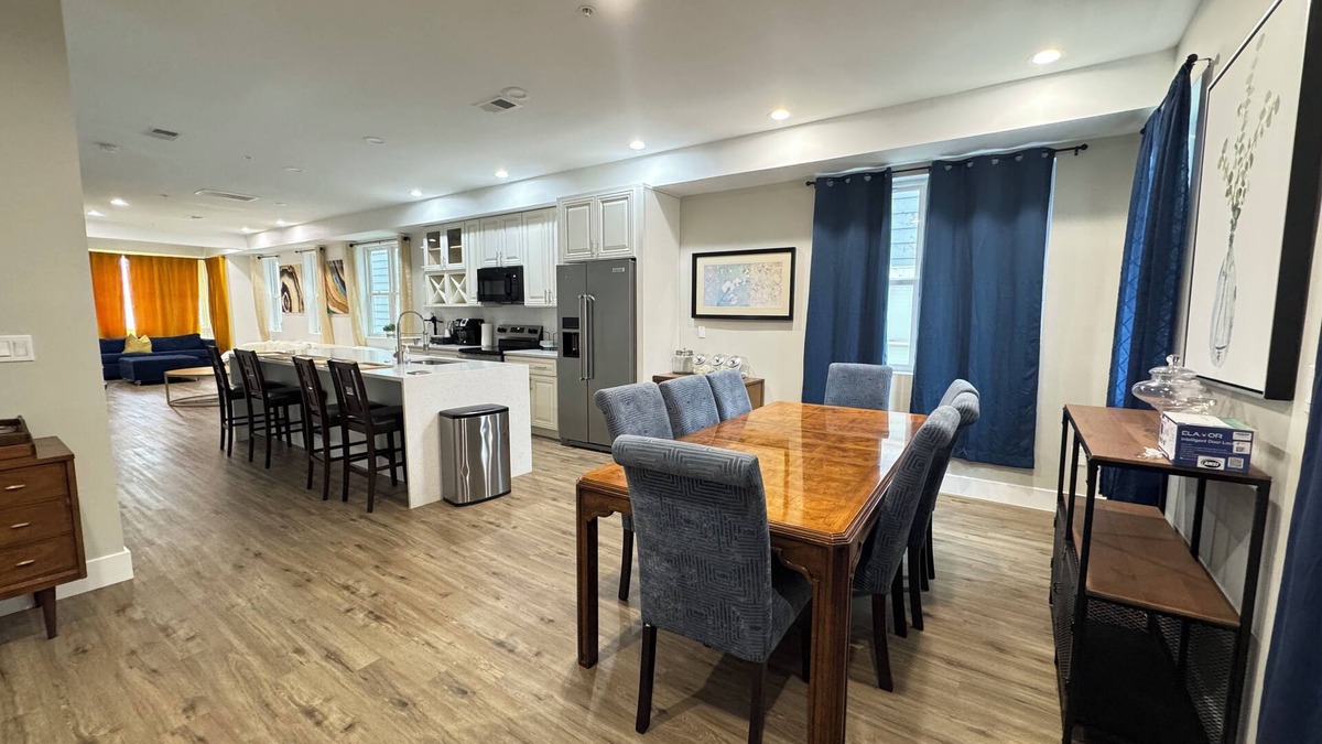 Washington House | LUX NEW 4BR Townhouse in DC with Parking