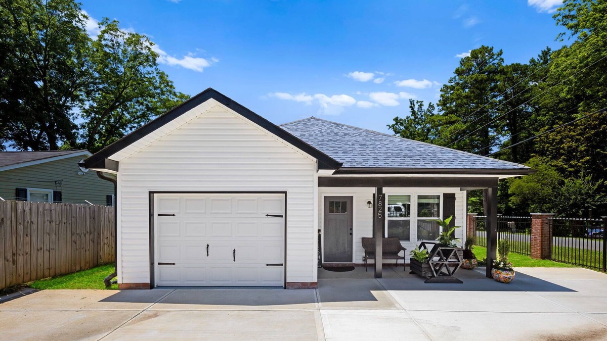 Paw Creek House | Lux Oasis New Construction wHtub/PETS WELCOME
