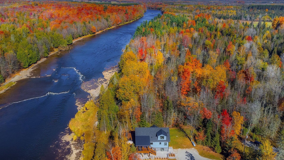 Cornell House | Lux Riverside Lodge w/Hot Tub Sleeps 12