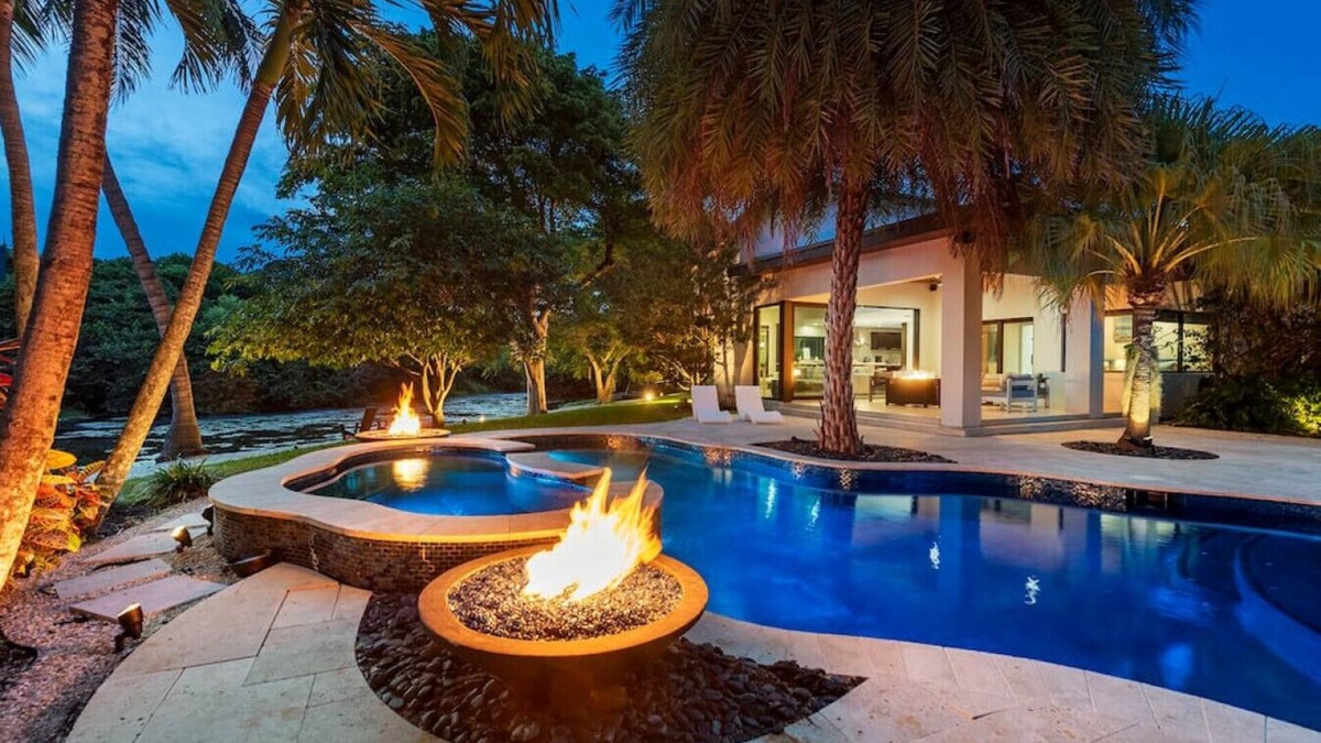 Birch Park Finger Streets Villa | Lux Villa with pool on the water/Beach Access!