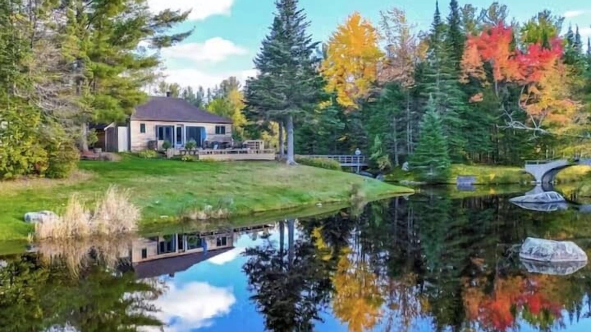 Whitefield House | Lux Waterfront Cottage with Private Island