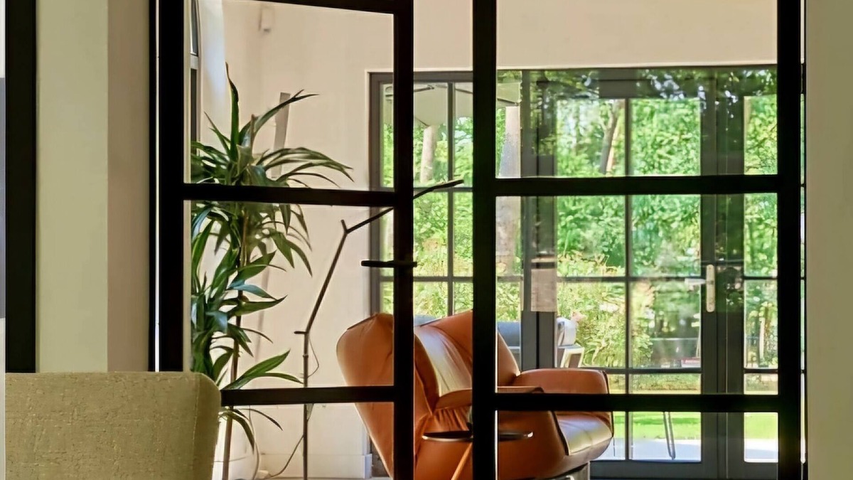 Bakel Villa | Luxe 10 persoons vakantie villa met indoor zwembad, engelse pub, sauna, biljard