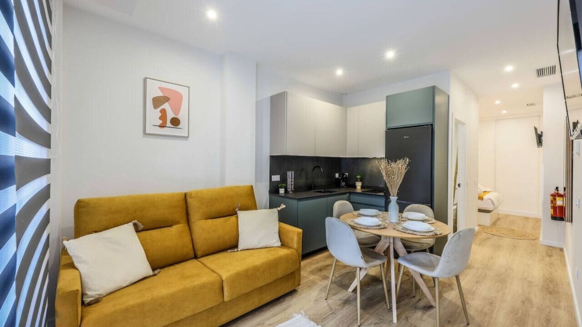 Las Acacias Apartment | Luxe Apartments Madrid Rio by Rentitup