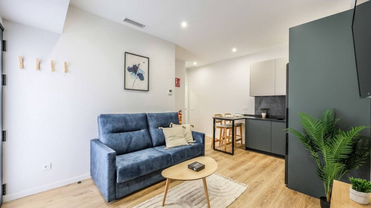 Las Acacias Apartment | Luxe Apartments Madrid Rio by Rentitup