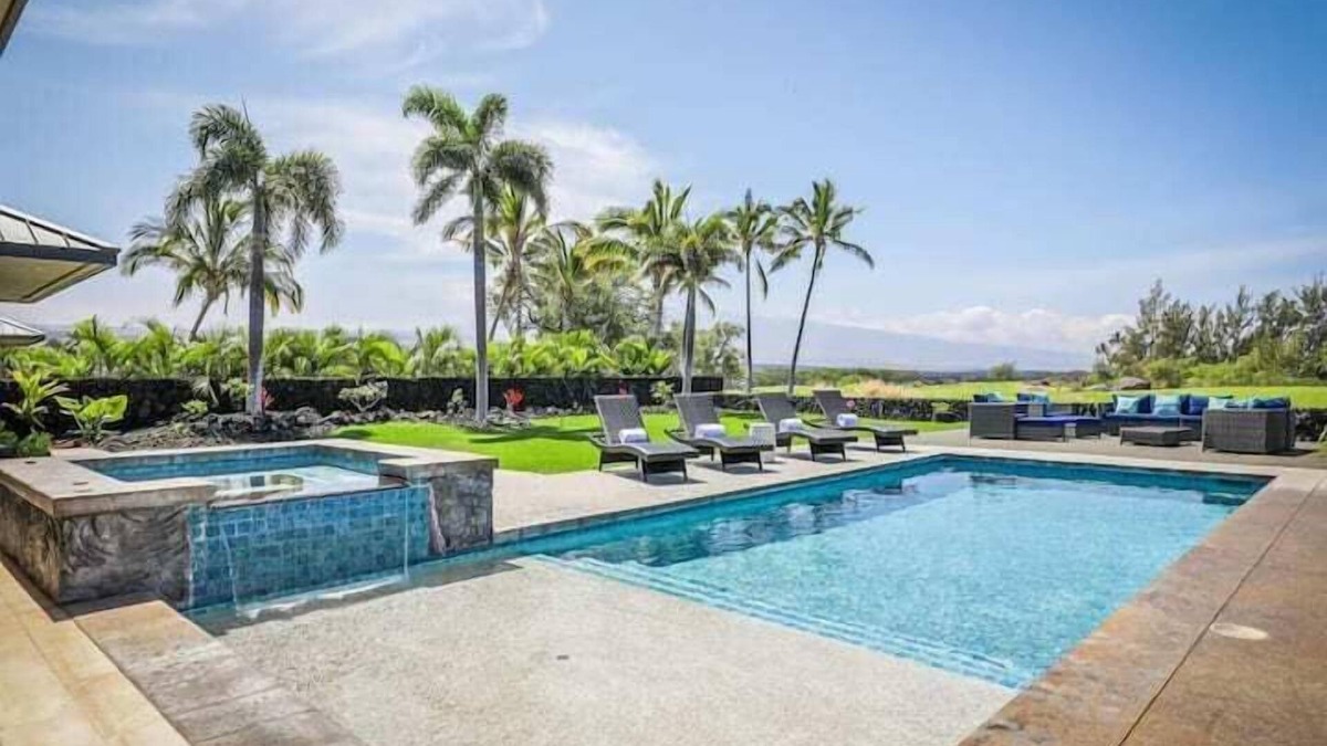 Waikoloa House | Luxe Golf Estate w/Hilton Pool passes - Sleeps 10
