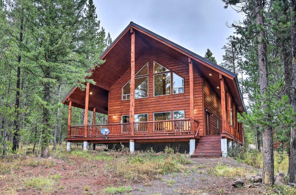 Island Park House | Luxe Island Park Cabin with National Forest Views!