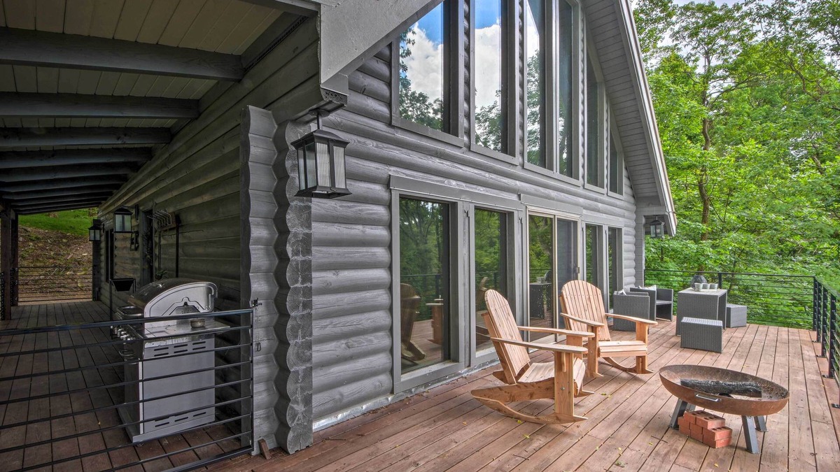 Jasper Cabin | Luxe Jasper Cabin w/Deck + Blue Ridge Mtn Views!