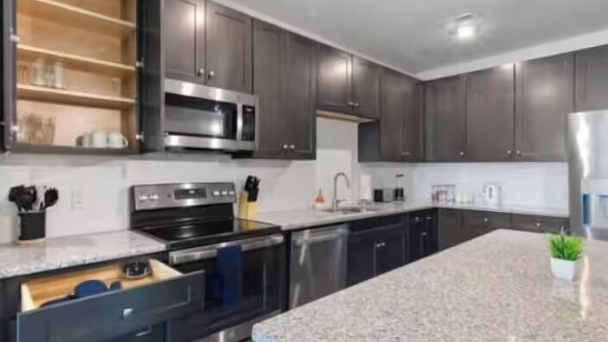 North Raleigh Apartment | Luxe King 2BR Suite in North Raleigh