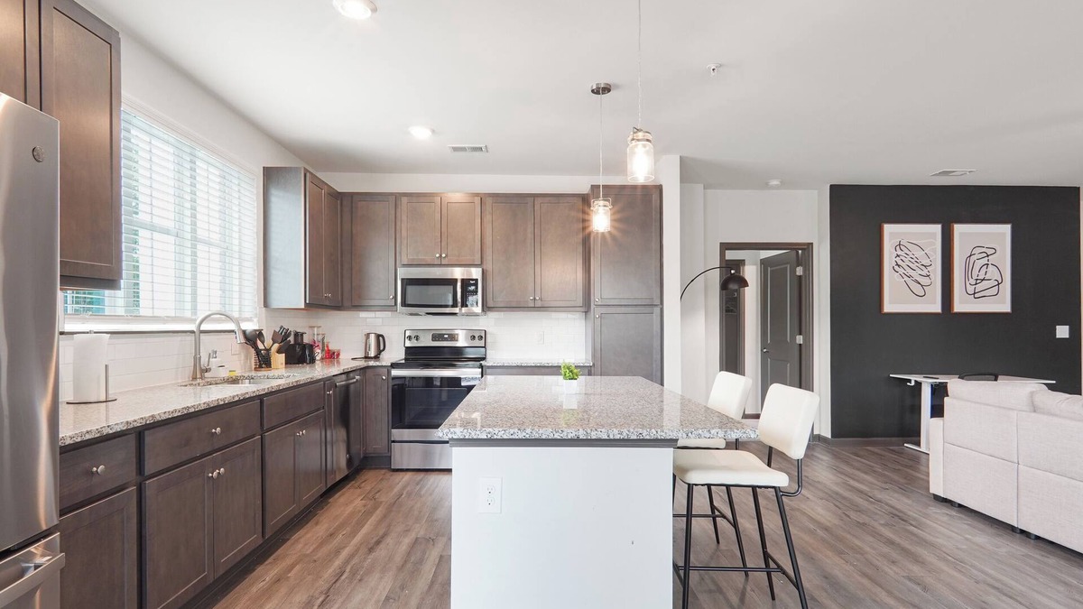 North Raleigh Apartment | Luxe King 3BR Suite in North Raleigh