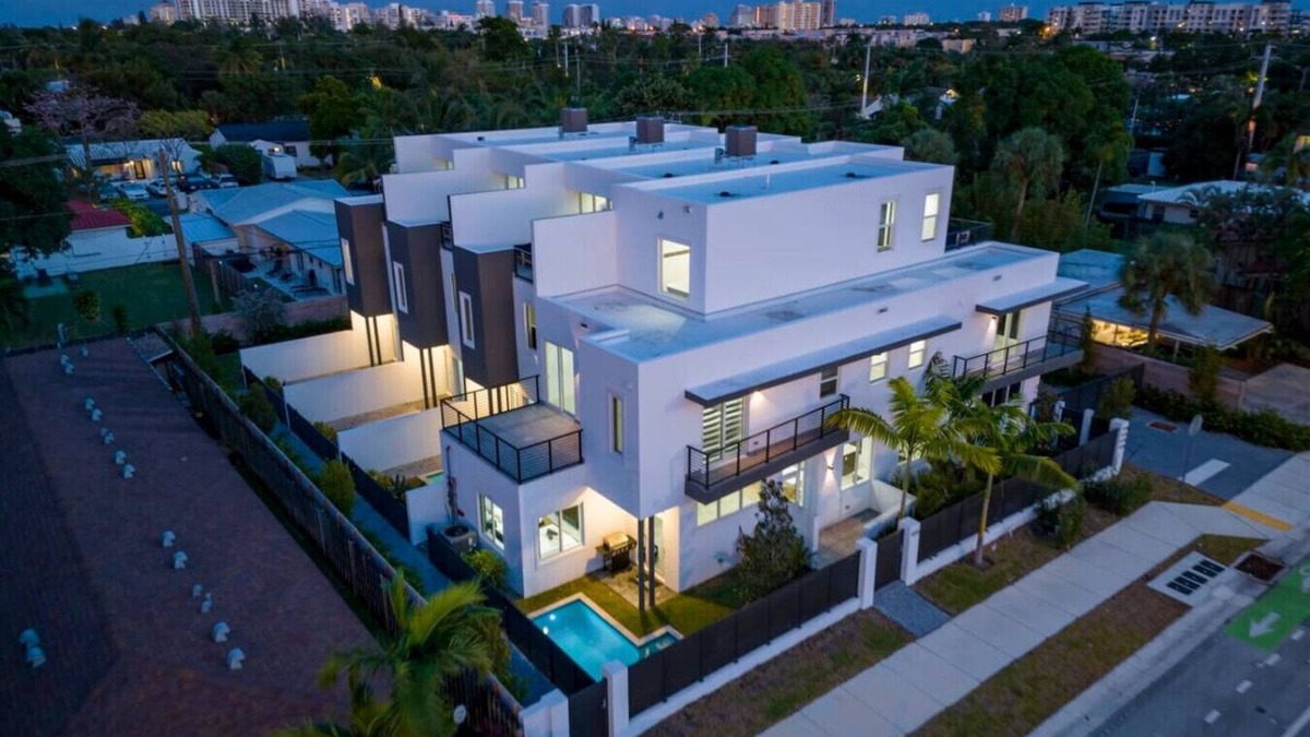 Lake Ridge House | Luxe NEW Modern Home Heated Pool