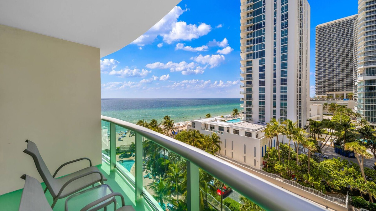 Hollywood South Central Beach Condo | Luxe Oceanfront Condo in Hollywood Beach