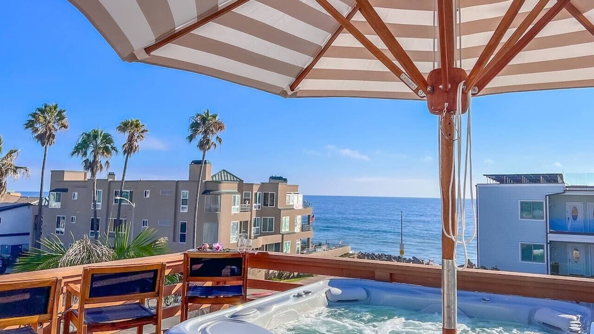 Oceanside House | LUXE OceanView Estate| Sleeps 22| FirePits| 3 Spas