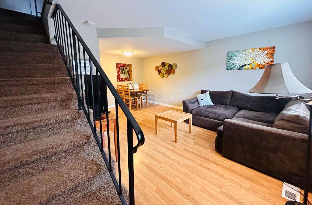 Southeast Boise Apartment | Luxe on Penn Family Friendly, Toddler amenities, baby proof with baby gate, toys, bath toys, cups and plates, Separate Workstation with Desk and Monitor, located in desirable SE Boise next to the Greenbelt and Boise River