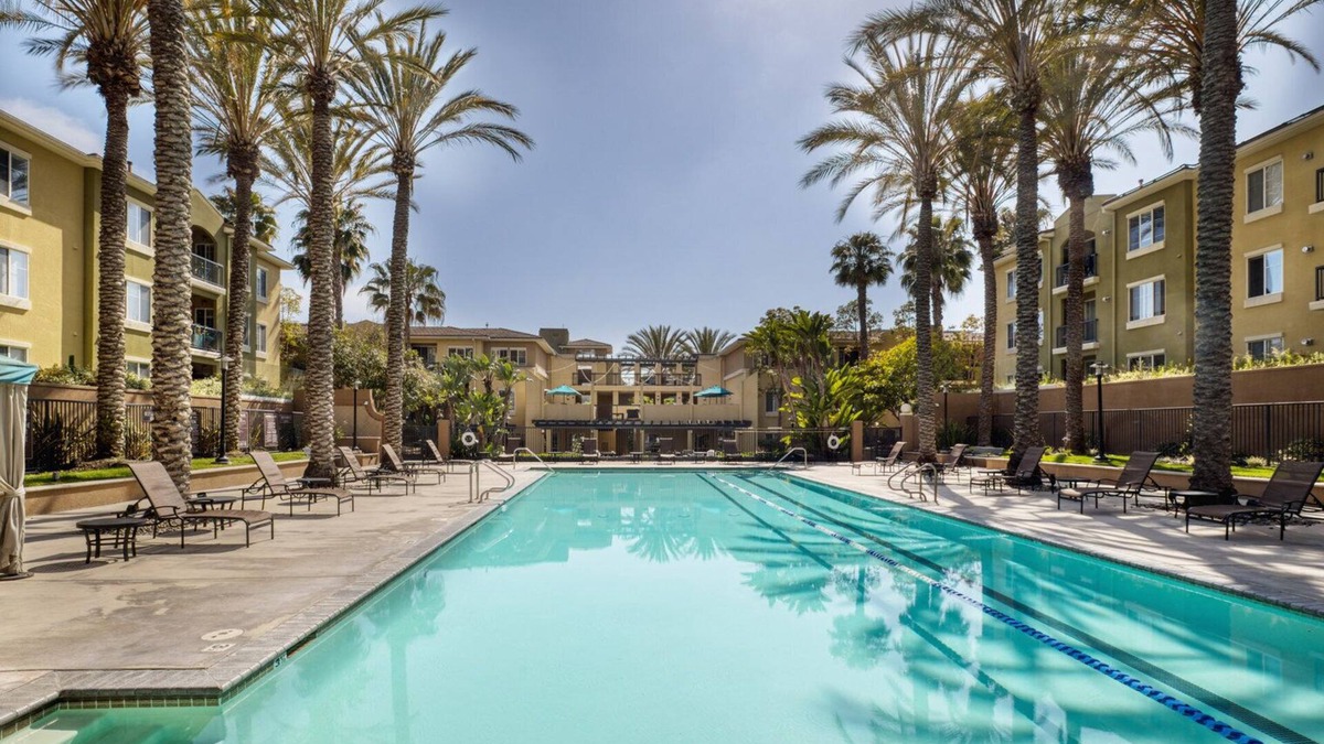 Playa Del Rey Apartment | Luxe Playa Del Rey 2BR w/Pool, Spa & Gym, nr Playa Beach, by Blueground