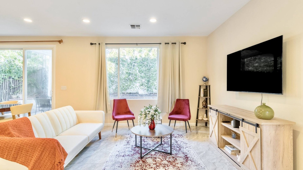 Union City House | Luxe Private Getaway Near Coyote Hills Park!
