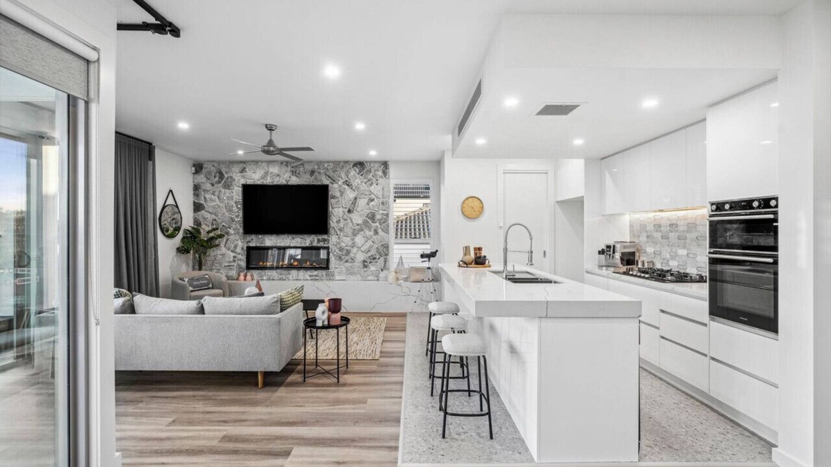 Curlewis House | Luxe, Rooftop Terrace, Views, Three-levels