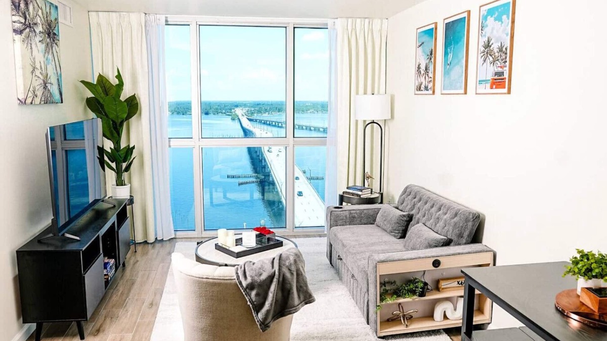 Fort Myers River District Apartment | Luxe Stay | Water & City View in Downtown Ft Myers