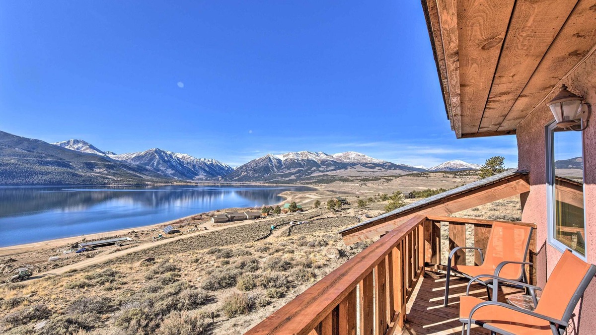 Twin Lakes House | Luxe Twin Lakes House w/Mountain & Lake Views!