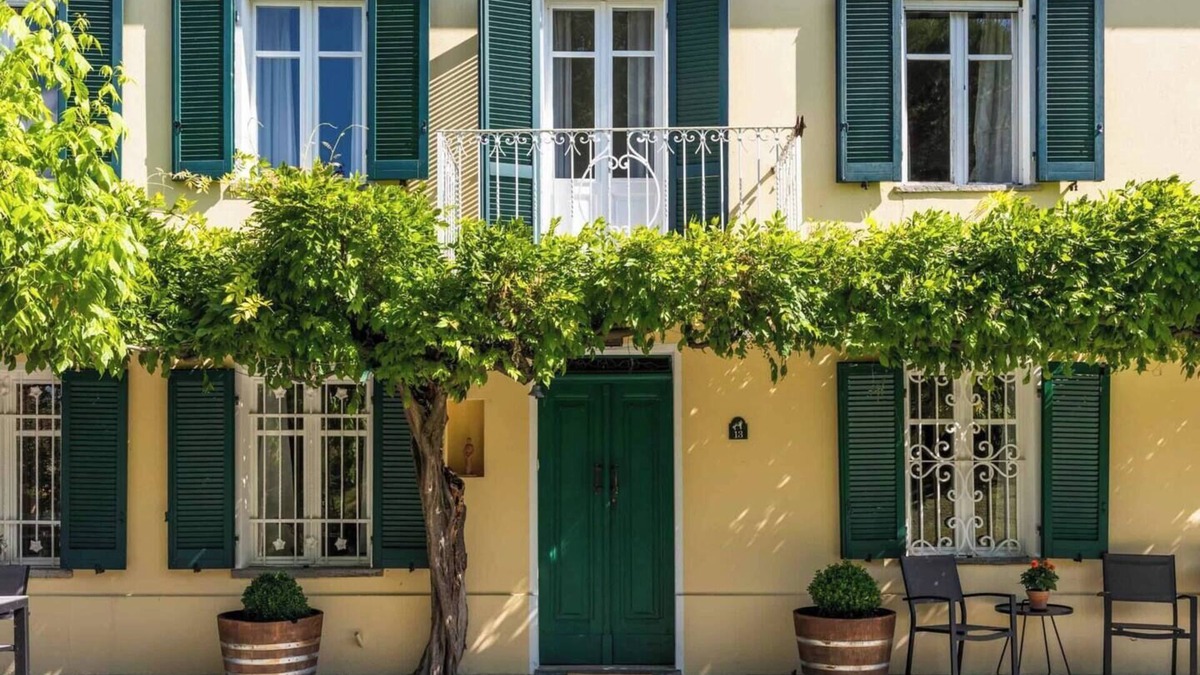 Canelli Villa | Luxe Villa, All Ensuites & Private Vineyard Views in Piemonte