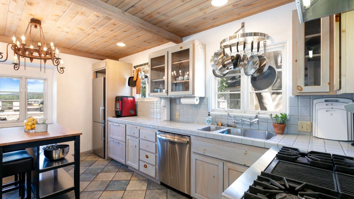 North Arroyo House | Luxe villa with private pool, hot tub, fireplace & amazing views - dog-friendly