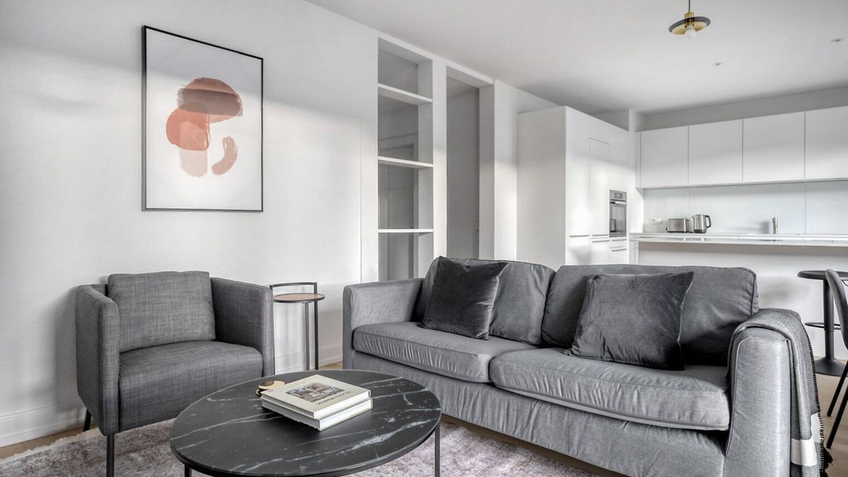 Vorstadte Apartment | Luxe Vorstädte 3.5 Room w/W/D & Storage, 2 min to Market, by Blueground