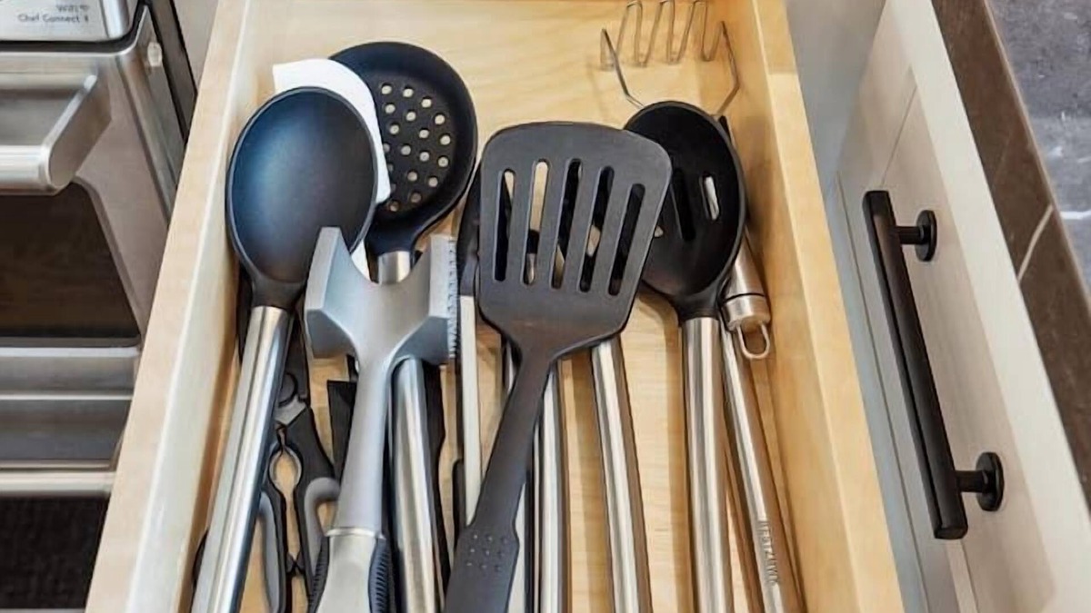 San Bruno House | LuxoStays Bright & Cozy 4BR Home 5 Beds 2 Baths Serene Escape