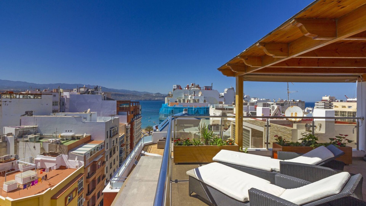Las Palmas de Gran Canaria Apartment | Luxury Penthouse with Stunning Views at the Best Bit of Las Palmas Beach