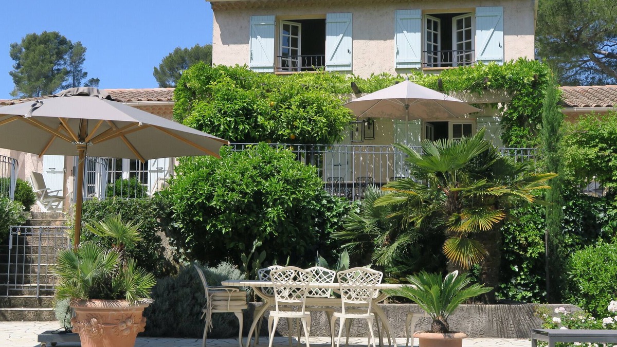 Le Revest-les-Eaux Villa | Luxuary villa 180 m2 with a nice 20 acres garden and swimming pool 11 x 7 m