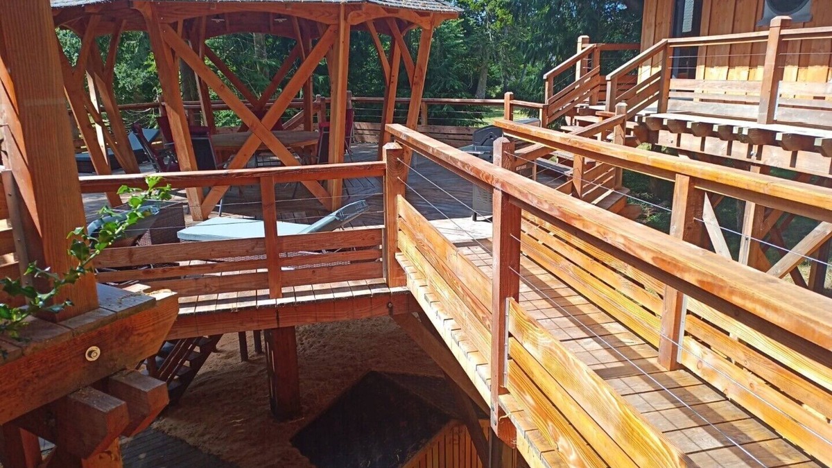 Prat Cabin | Luxueuse et Très Insolite Cabane Perchée !