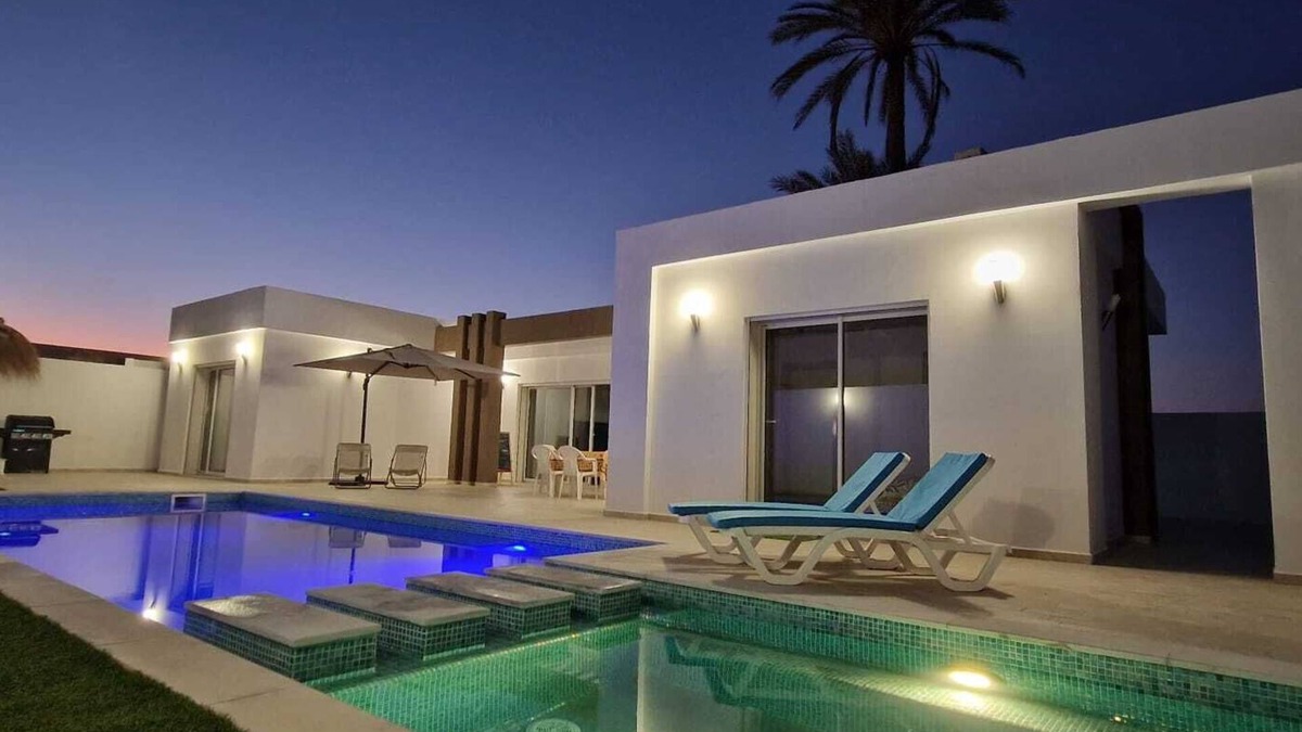 Aghir Villa | Luxueuse Villa Avec Piscine Privée à Djerba Midoun - À 10 min de la Plage