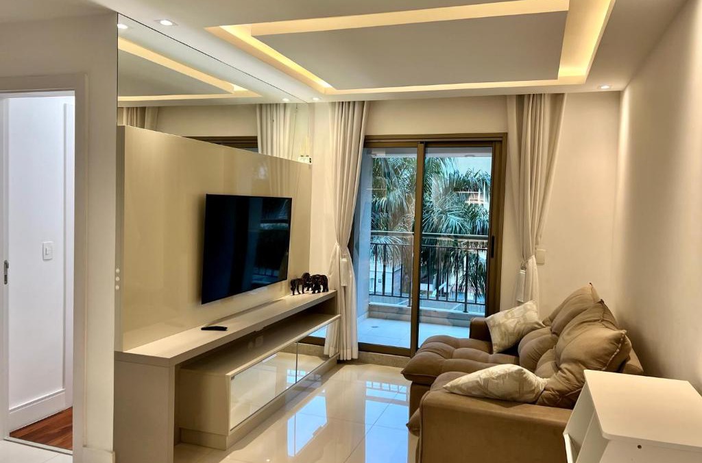 Batel Apartment | Luxuoso apto 2 quartos na Av do Batel- Academia, Piscina aquecida e Churrasqueira