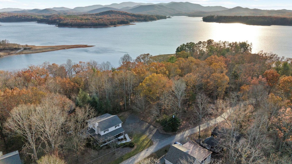 Morganton Cottage | Luxuries of a Hotel Stay. Convenience of Home.
