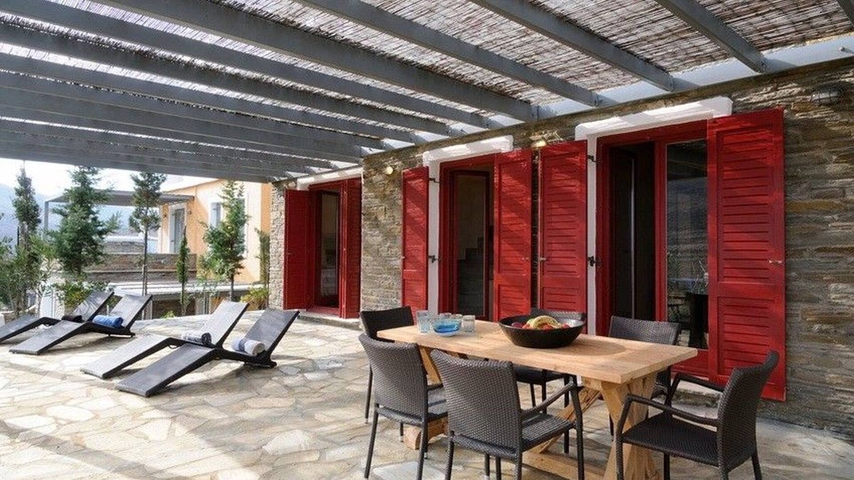 Andros Villa | Luxurios Andros Villa with Sea View | Three Bedrooms and Seaviews