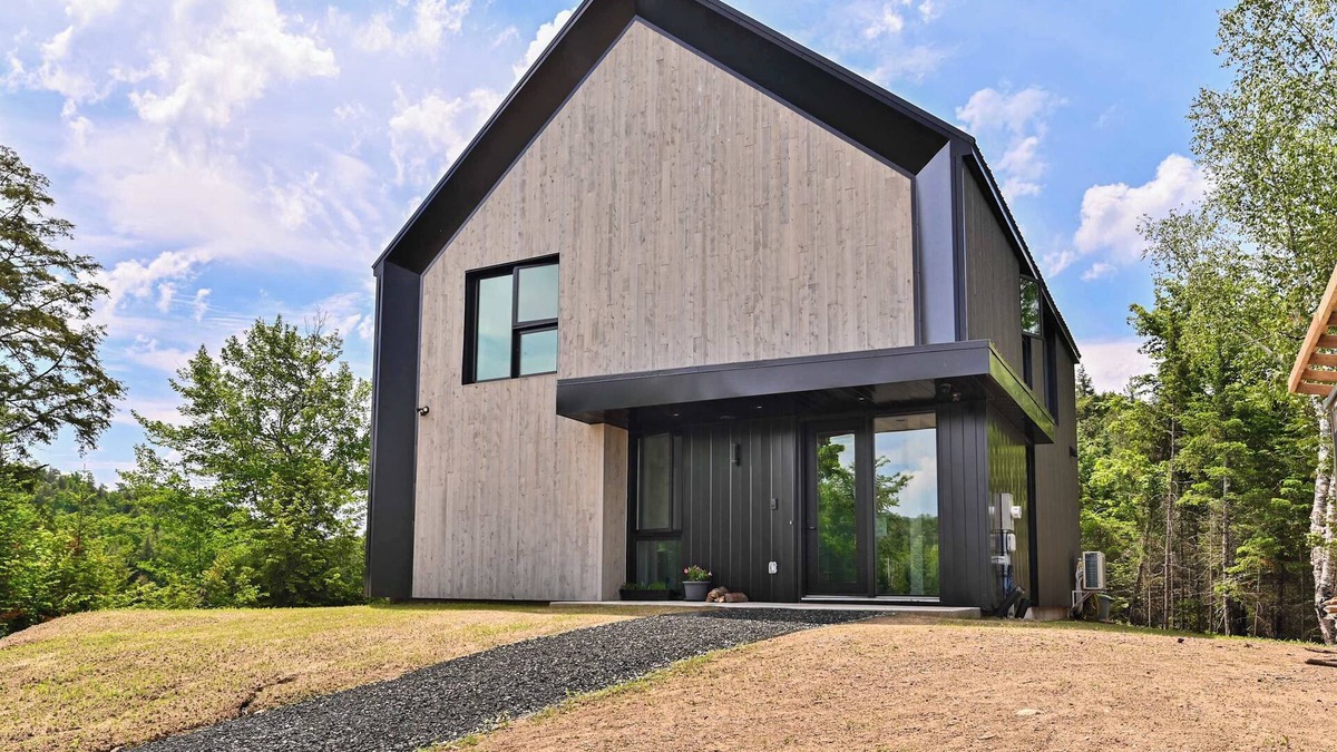Argenteuil Regional County Municipality Ski Chalet | Luxurious Chalet Aube - Waterfront, Spa, Fireplace!