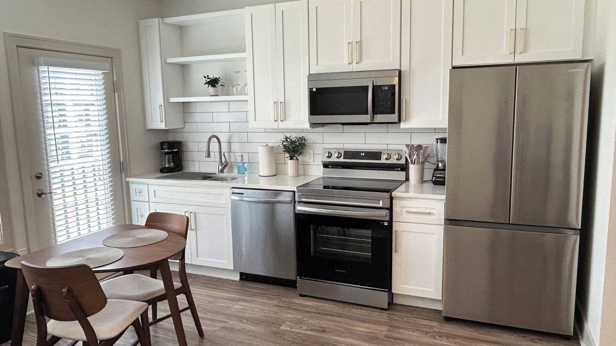 Waukee Apartment | Luxurious 1-bedroom apartment in superb Waukee with gym & game room