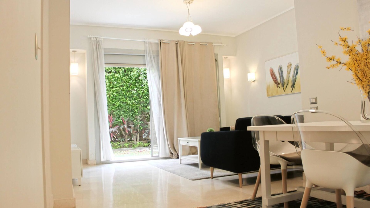 Al-Matariyah Apartment | Luxurious 1BR Apartment in Palm Gate New Cairo Near AUC