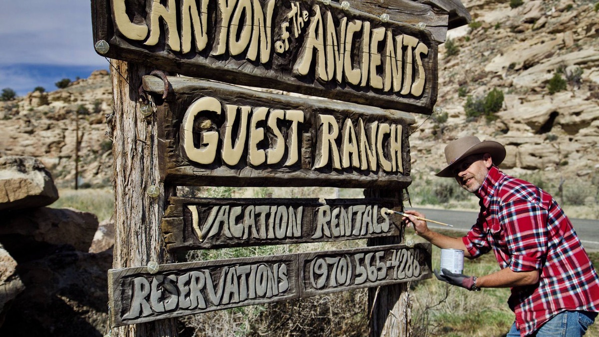 Cortez Cabin | Luxurious 2-bedroom cabin @ Canyon of the Ancients Guest Ranch in McElmo Canyon