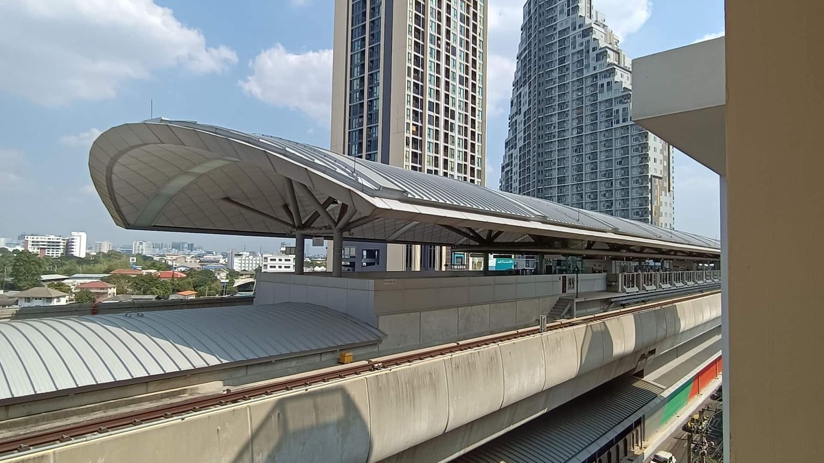 Nonthaburi Apartment | Luxurious 2 Bedroom condo next to MRT