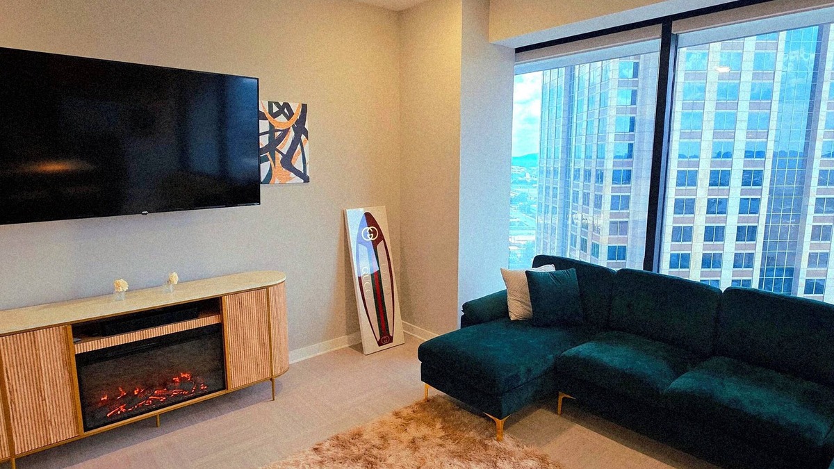 Central City Apartment | Luxurious 2 Bedroom High-Rise living.
