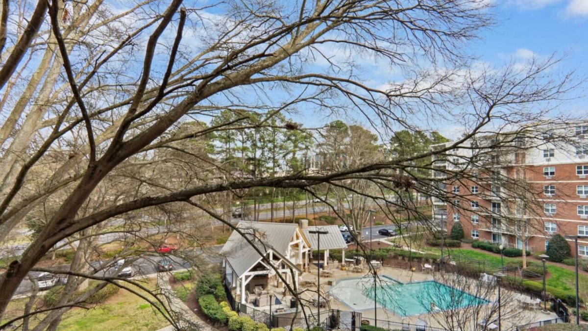 Crabtree Apartment | Luxurious 3 Bed Suite - in Raleigh!~