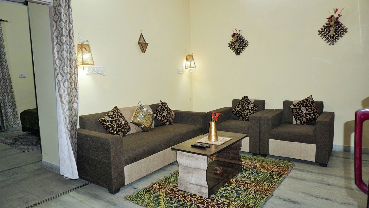 Vaishali Nagar Apartment | Luxurious 3 BHK Independent Cozy Homestay