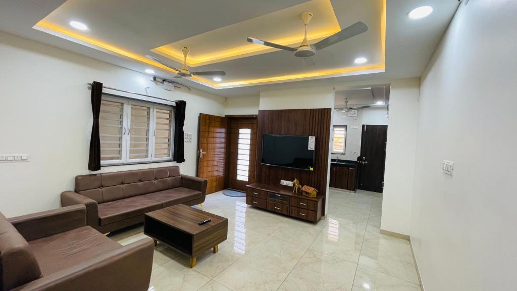 Bhuj Villa | Luxurious 3 BHK Villa In Bhuj - Shivani Homestay