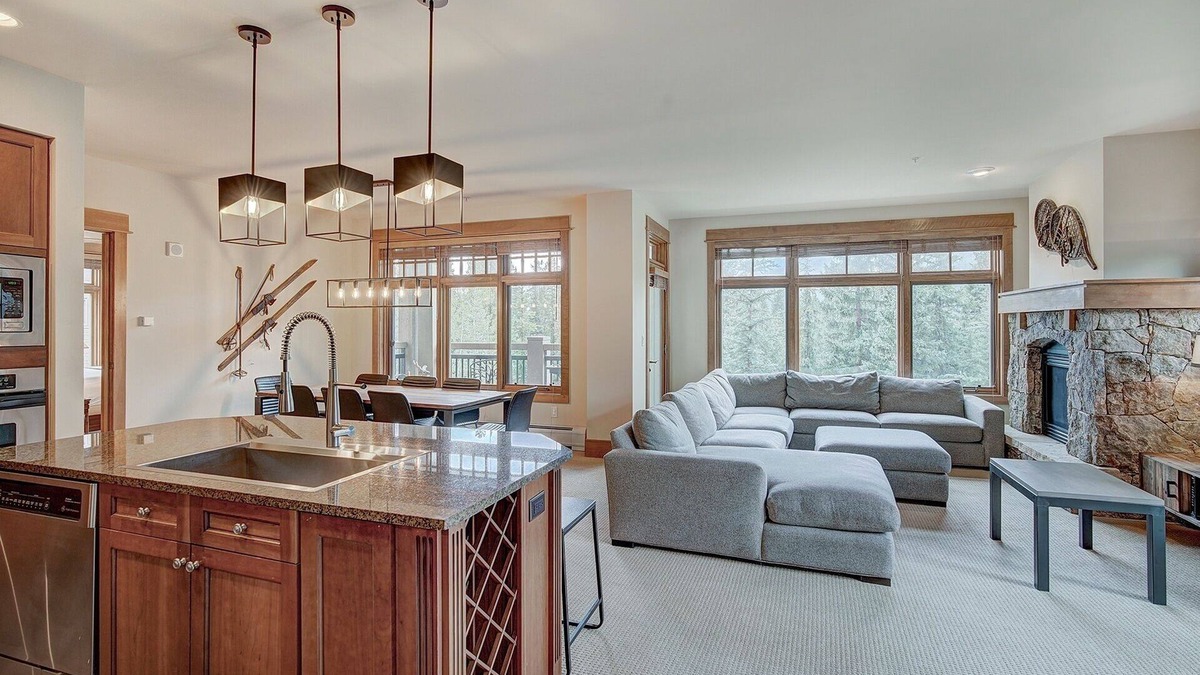 River Run Condo | Luxurious 3 BR in River Run Village with Ski-In Out, No Cleaning fee by RedAwning