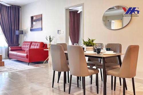 Kota Warisan Apartment | Luxurious 3BDR at KLIA, Arena with Netflix