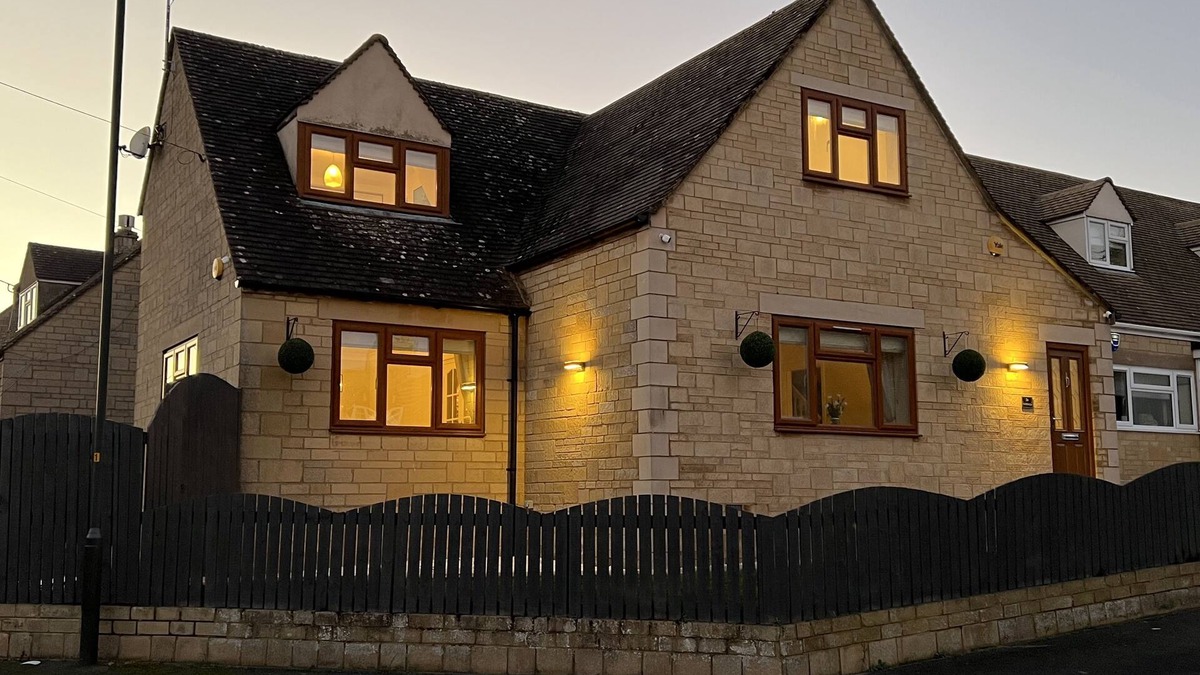 Maugersbury House | Luxurious 4 Bed house with Hot Tub in the Cotswolds!